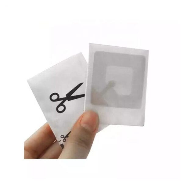 NFC UHF-pyykkilappu yhtenäisten vaatteiden seurantaan (kaksitaajuuksinen pyykkilappu)